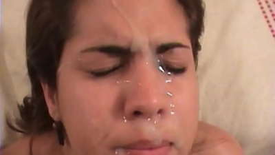 Brunette e ntle ea Selatine e na le thobalano e thata